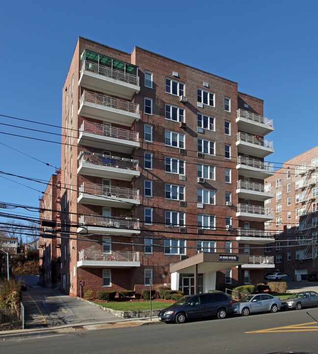 345 Bronx River Rd in Yonkers, NY - Building Photo