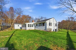 18685 Haps Ln in Purcellville, VA - Building Photo
