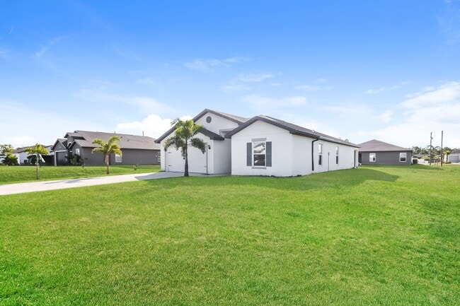 192 Blackstone Dr in Ft. Myers, FL - Building Photo - Building Photo