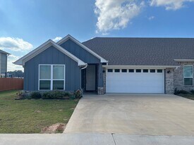 Aria Village in Whitehouse, TX - Building Photo