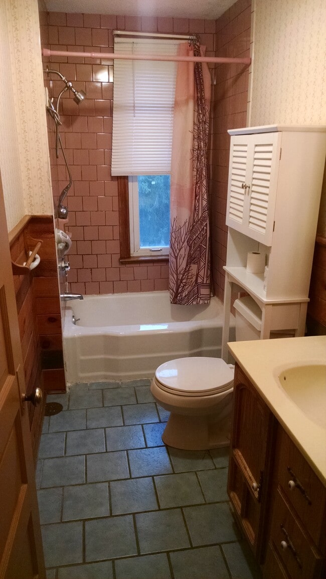 288 Earle St, Unit 2 in New Bedford, MA - Building Photo - Building Photo