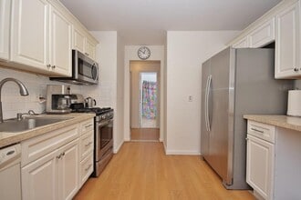 292 Parkside Dr in Suffern, NY - Foto de edificio - Building Photo