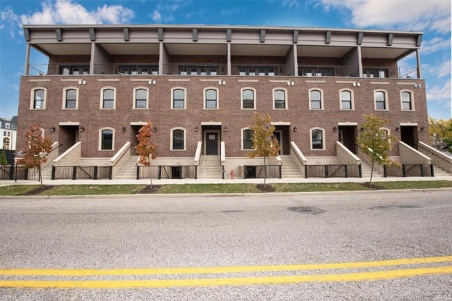 property at 201 S 4th St