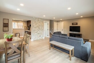 12835 Northwoods Blvd in Truckee, CA - Building Photo - Building Photo