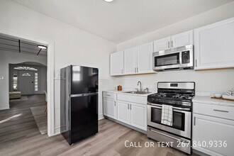 312 E Eleanor St in Philadelphia, PA - Building Photo - Building Photo