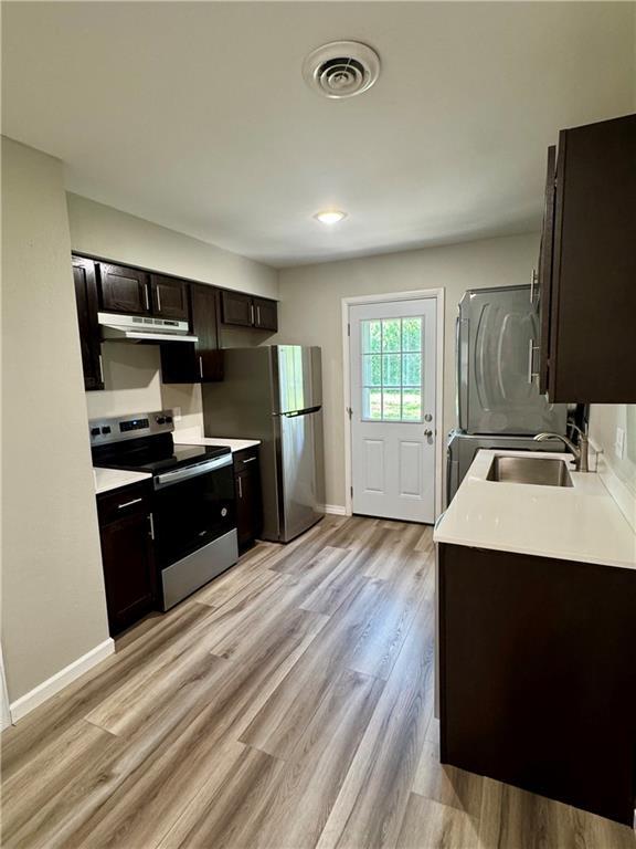 704 S Oak Hill St in Siloam Springs, AR - Foto de edificio - Building Photo