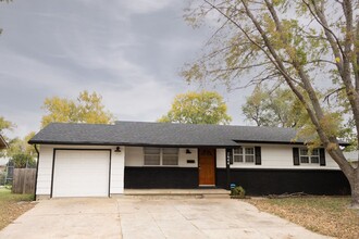 2644 S Bennett St in Wichita, KS - Foto de edificio - Building Photo