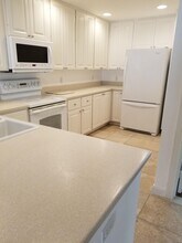 8051 Sorrento Ln in Naples, FL - Building Photo - Building Photo