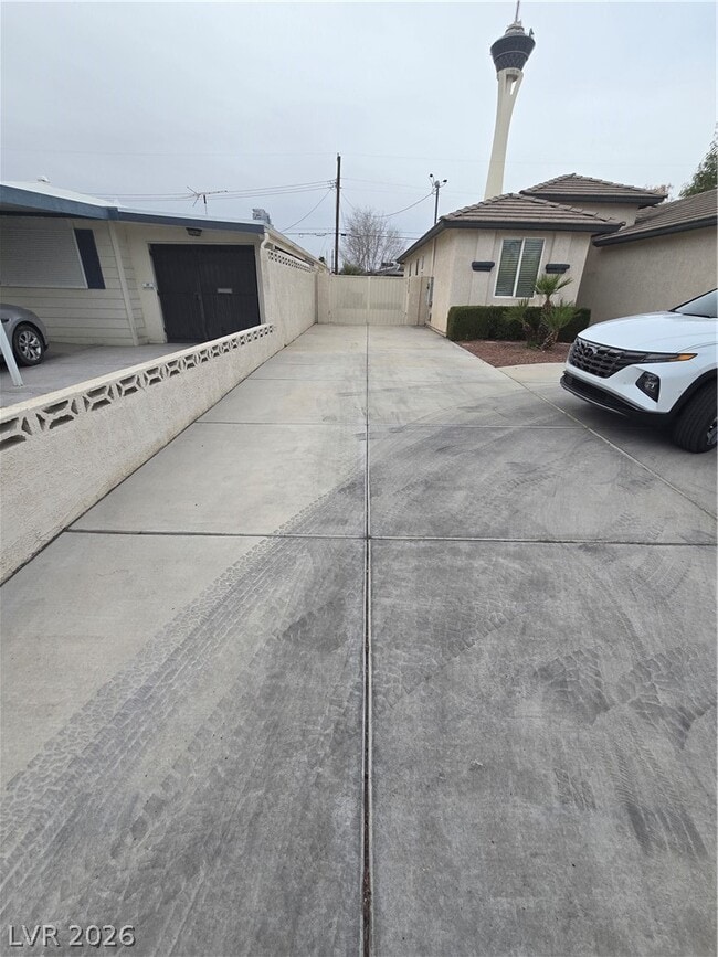 property at 2204 S Van Patten Pl