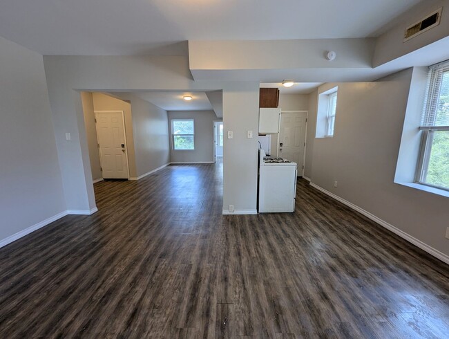 property at 5572 Clemens Ave