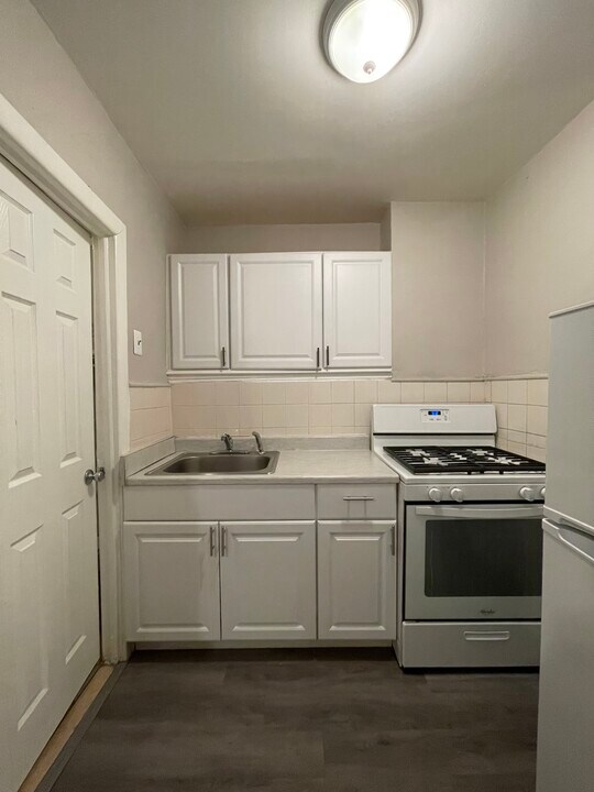 237 Duncan Ave, Unit 2 in Jersey City, NJ - Building Photo