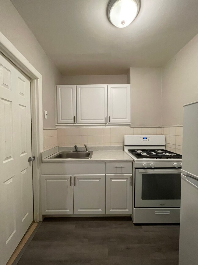 237 Duncan Ave, Unit 2