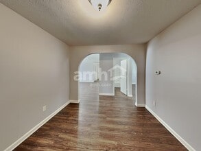 784 Aerostar Court in Avon, IN - Foto de edificio - Building Photo