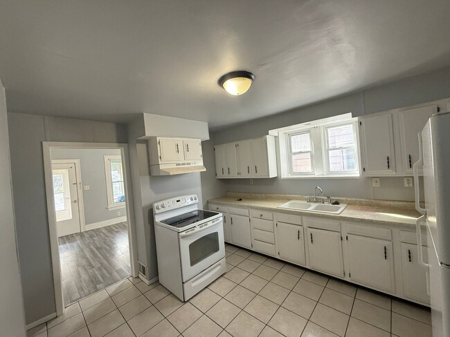 1231 1/2-1409 1/2 18th Ave in East Moline, IL - Building Photo - Building Photo