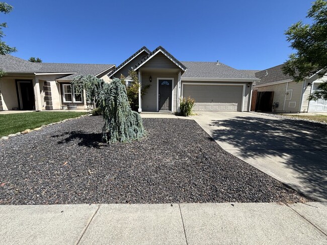 2078 Mansfield Ct in Chico, CA - Building Photo - Building Photo