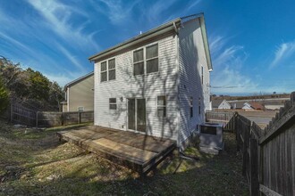 612 E Vailview Ct in Nashville, TN - Foto de edificio - Building Photo