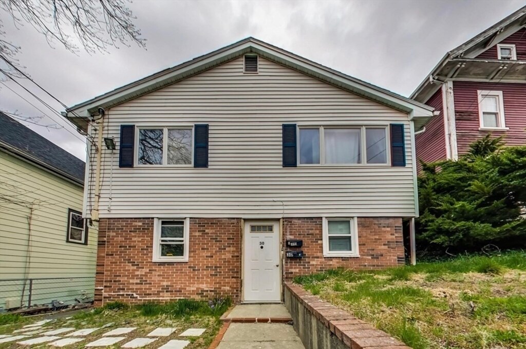 30 Hillside Ave in Malden, MA - Building Photo