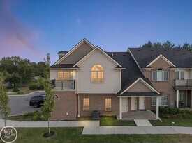 2676 Barrington Square, Unit 1G in Auburn Hills, MI - Building Photo