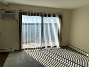 Langdon Lake Apartments in Mound, MN - Building Photo - Building Photo