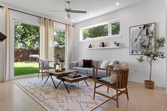 2500 Southland Dr in Austin, TX - Building Photo - Building Photo