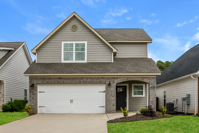property at 1016 Highgrove Hts NW