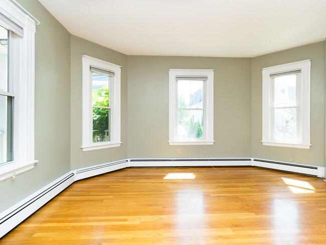 9 Kingman Rd in Somerville, MA - Building Photo - Building Photo