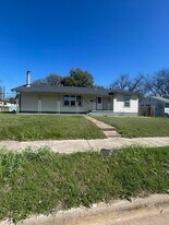 1208 Alexander St in Killeen, TX - Building Photo
