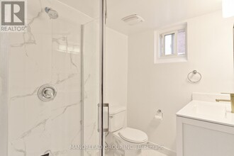 126 Wishing Well Dr in Toronto, ON - Building Photo - Building Photo