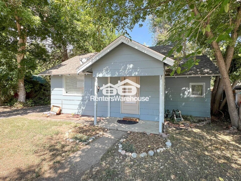 24 E 5th Ave in Longmont, CO - Building Photo