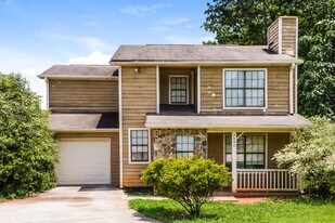 2090 Pintail Cove in Lithonia, GA - Building Photo