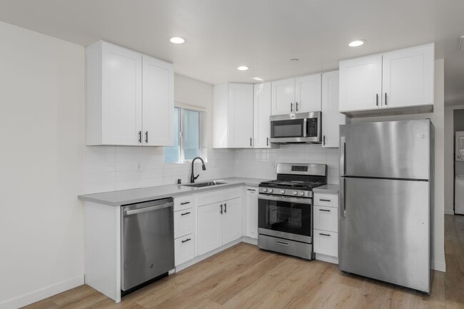 6965 Saranac St in San Diego, CA - Building Photo - Building Photo