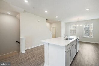 1807 Kellington Ct in Odenton, MD - Building Photo - Building Photo