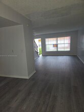 5221 NW 27th St in Lauderhill, FL - Building Photo - Building Photo