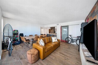 1541 Brickell Ave in Miami, FL - Building Photo - Building Photo