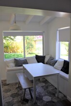 565 NW 49th St in Miami, FL - Building Photo - Building Photo