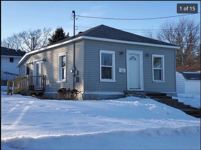 property at 114 S Oak St