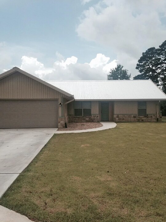 1412 Eden Dr in Longview, TX - Building Photo