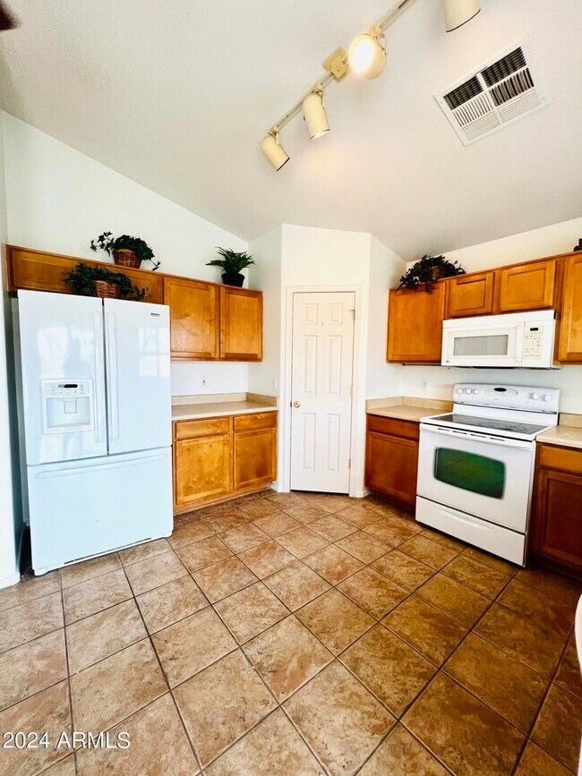 329 S 16th St in Coolidge, AZ - Building Photo - Building Photo