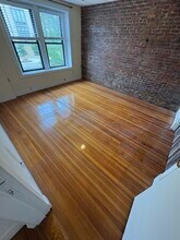 2020 Massachusetts Ave, Unit 1 in Cambridge, MA - Foto de edificio - Building Photo
