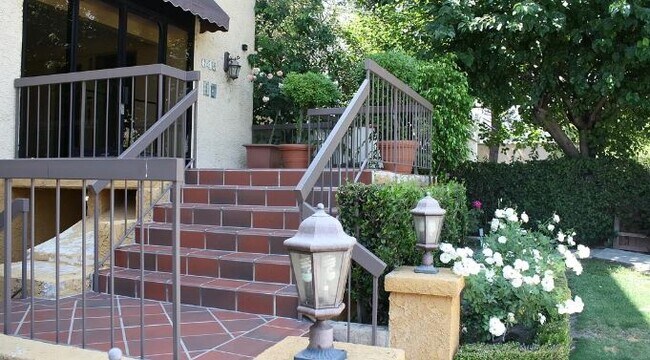 645 Balboa Ave, Unit #2C in Glendale, CA - Building Photo - Building Photo