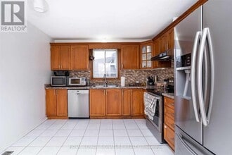 52 Buchanan Crescent in Brantford, ON - Building Photo - Building Photo