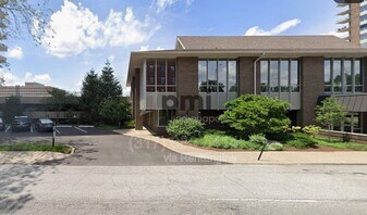 241 E 9th St in Indianapolis, IN - Building Photo