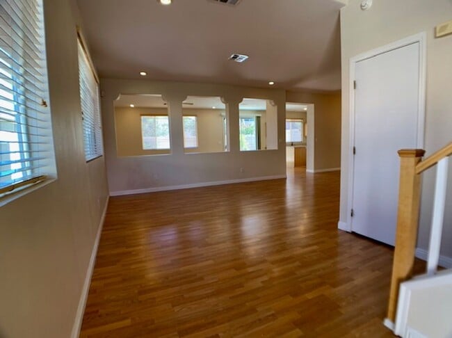 9679 Ridgebluff Ave in Las Vegas, NV - Building Photo - Building Photo