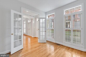 427 Park Ave in Falls Church, VA - Building Photo - Building Photo