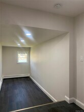 83 Lake St in Harrison, NY - Building Photo - Building Photo