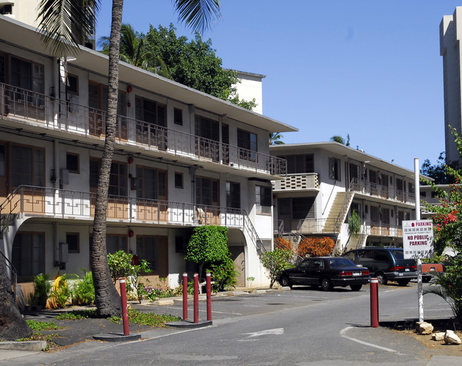 Moana Vista Apartments in Honolulu, HI - Building Photo - Building Photo