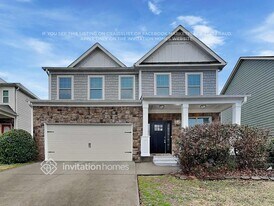 4394 Favored Way in Union City, GA - Building Photo