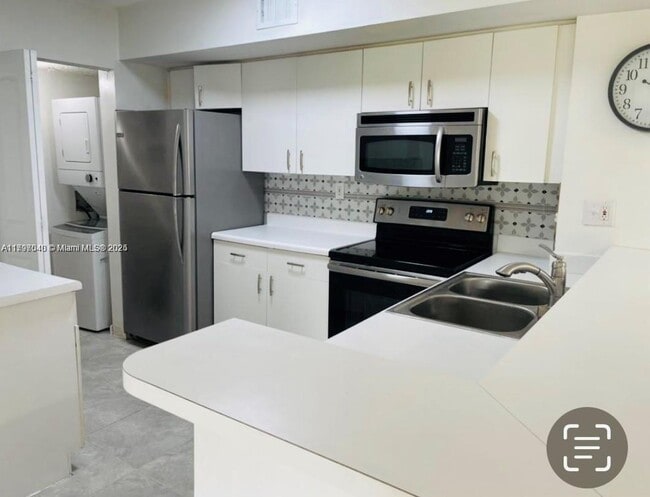 2600 S University Dr in Fort Lauderdale, FL - Building Photo - Building Photo