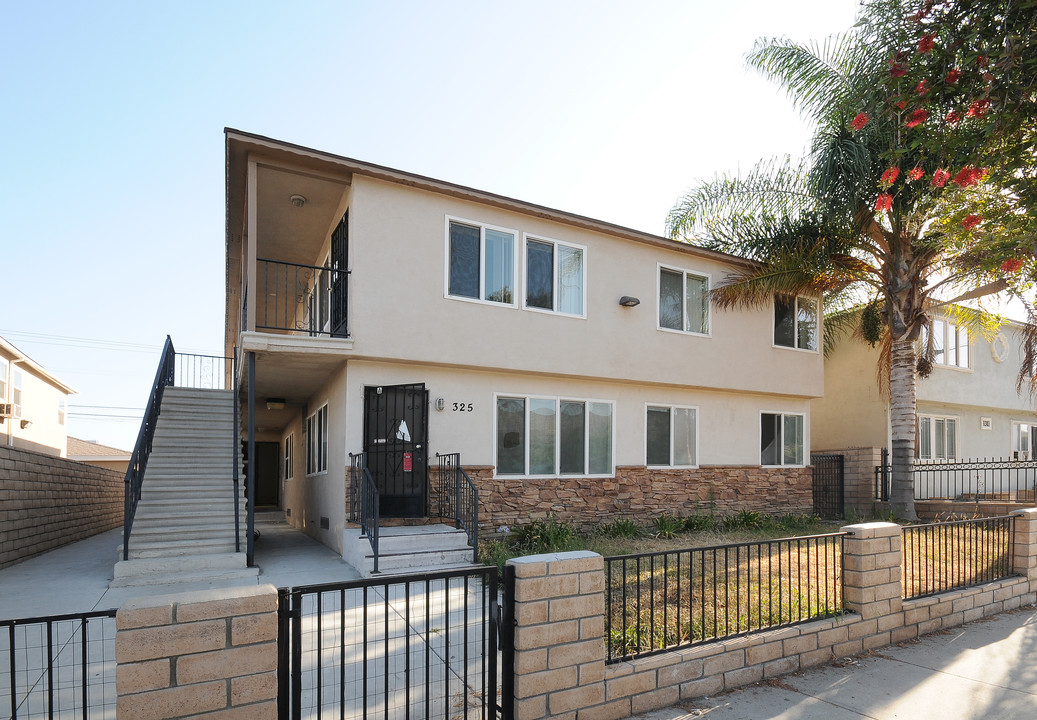 325 E Pomona Blvd in Monterey Park, CA - Building Photo