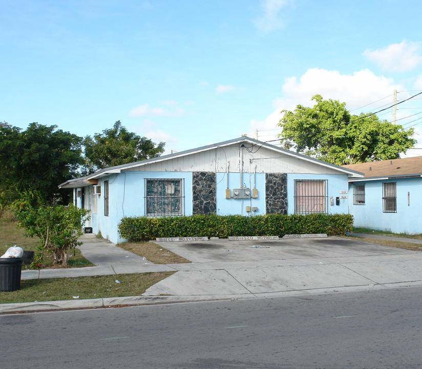 1320-1330 NW 5th Ave in Homestead, FL - Building Photo